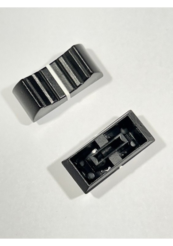 BOUTON NOIR POUR POTENTIOMÈTRE RECTILIGNE - LARGEUR 11mm